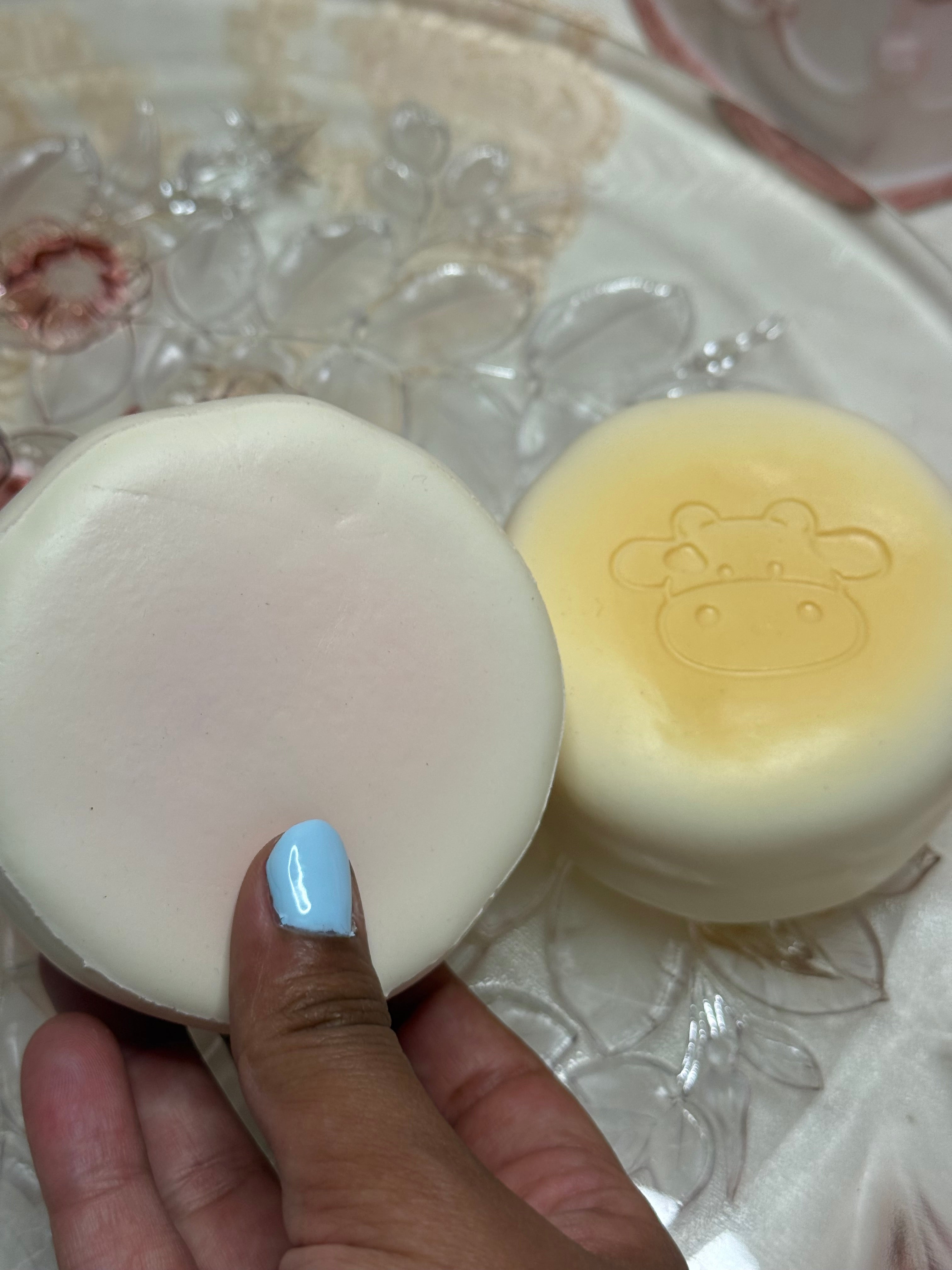 Milk & Peach Cake - Lisa Squishy