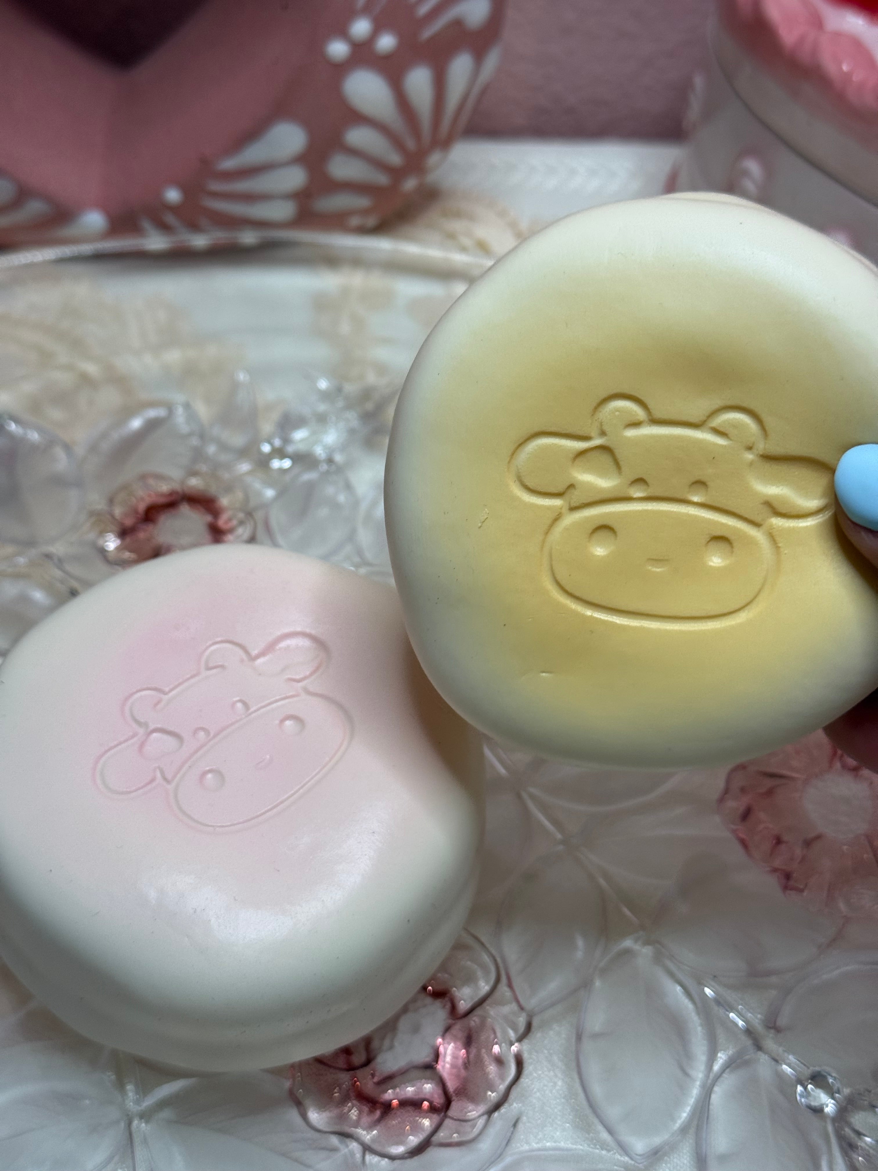 Milk & Peach Cake - Lisa Squishy