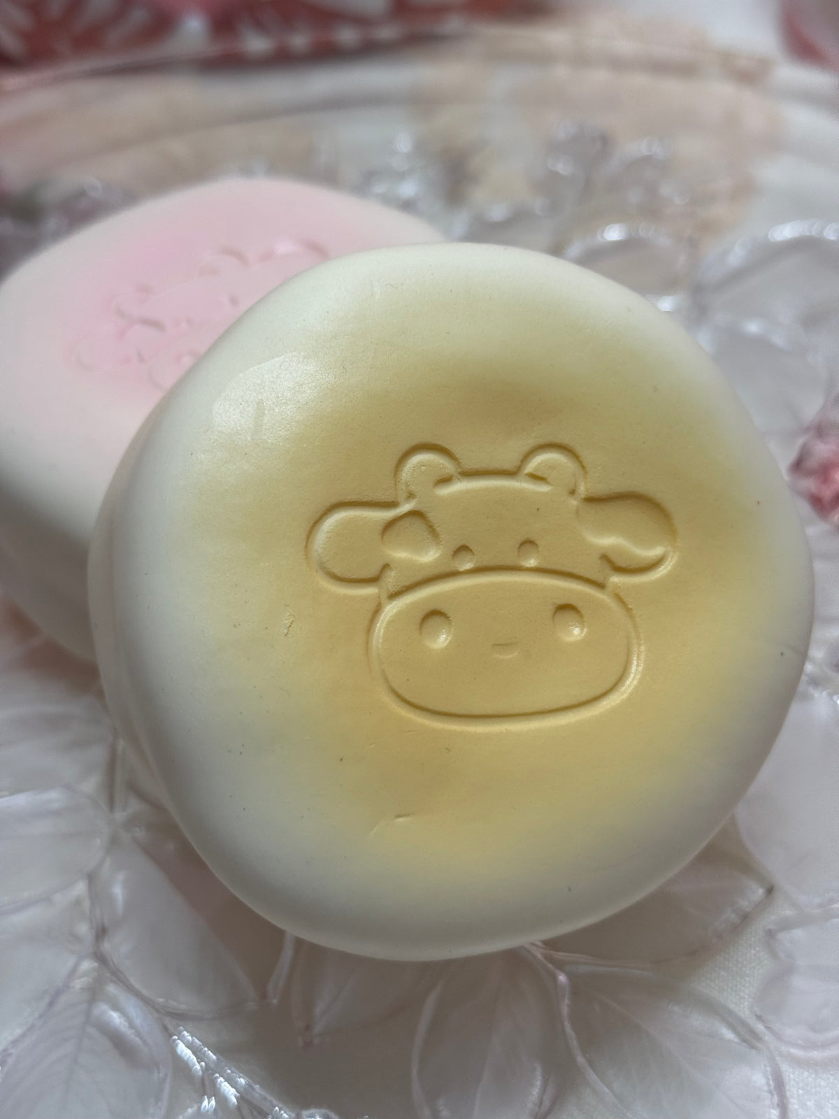 Milk & Peach Cake - Lisa Squishy