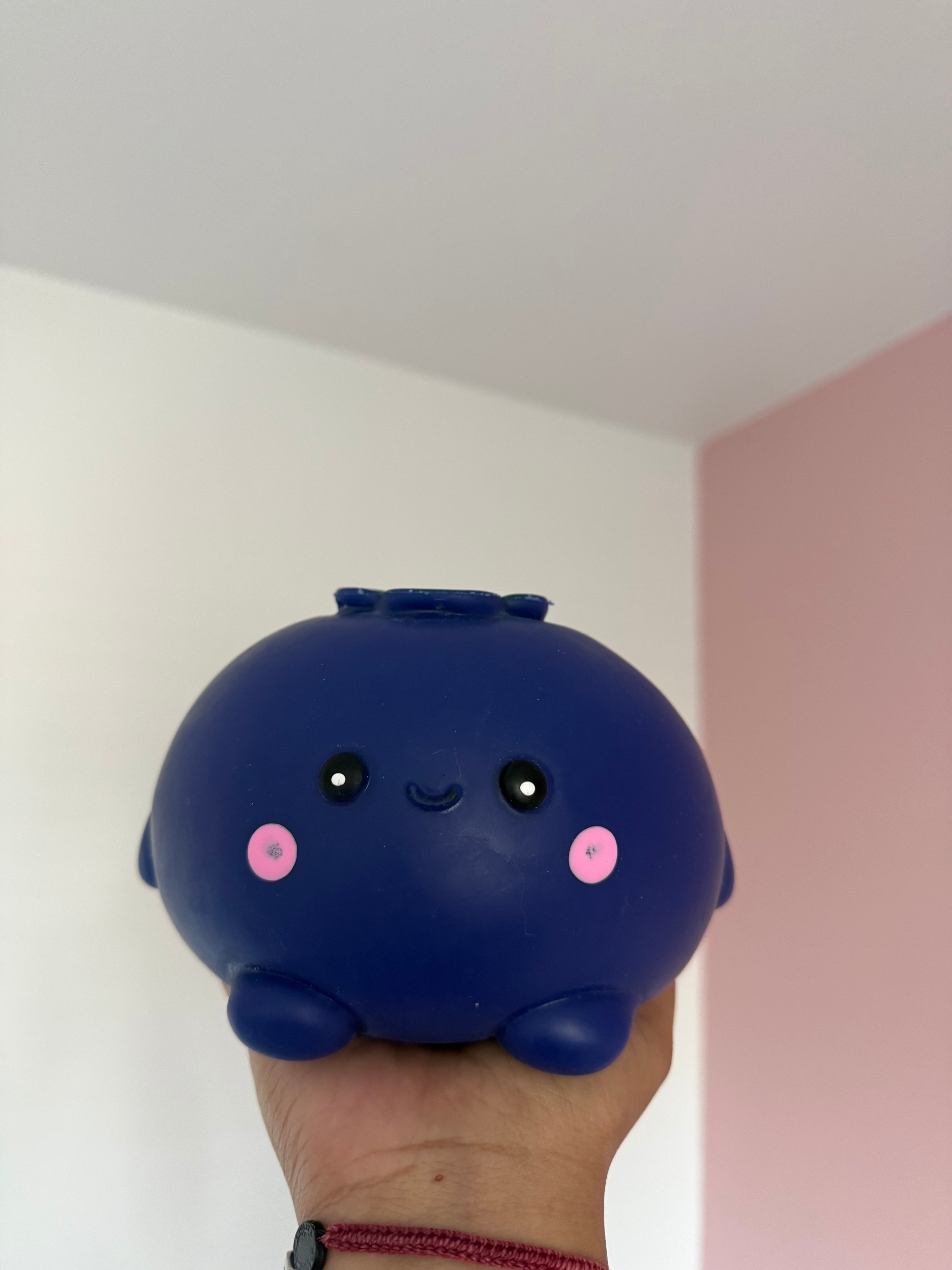 BLUEBERRY AND PINKBERRY JUMBO SQUISHY Shaving Cream texture
